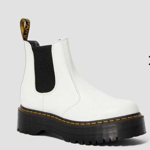 Dr. Martens Platform 2976 Quad Boots, white